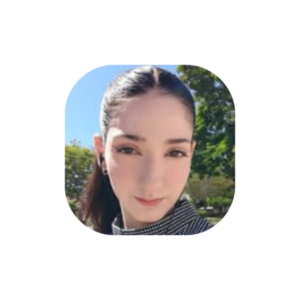 Artista Amabile Crepaldi, mulher branca de cabelos pretos, olhos castanhos