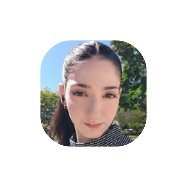 Artista Amabile Crepaldi, mulher branca de cabelos pretos, olhos castanhos